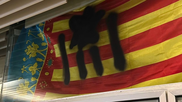 Symbole de l'indépendance sur la señera, le drapeau officiel valencien.