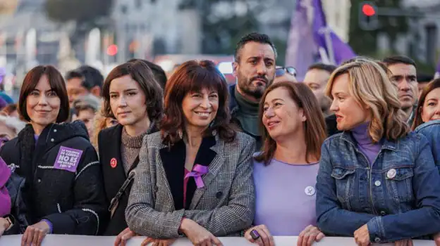 Les ministres socialistes dans la manifestation du matin