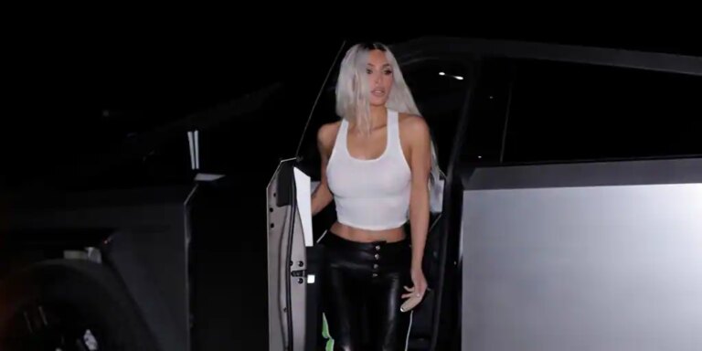 La nouvelle voiture futuriste de Kim Kardashian, évaluée à près de 100 000 euros
