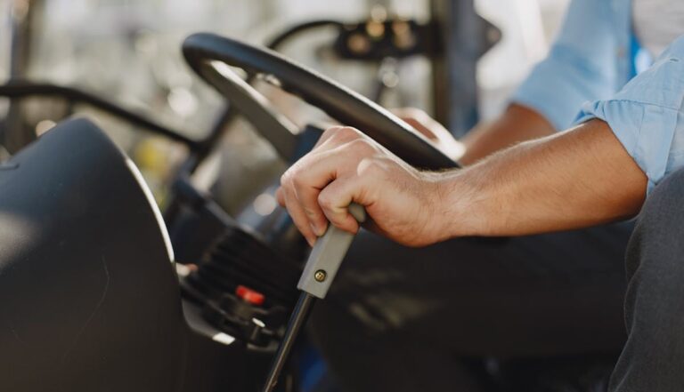 Avec le décret scolaire des voyages scolaires avec un transport plus sûr