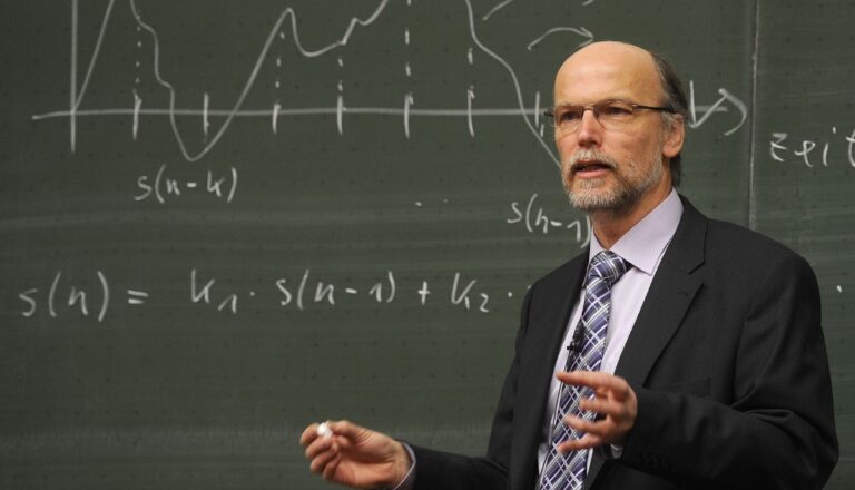 Il insulte le professeur et le professeur le dénonce et obtient 400 euros