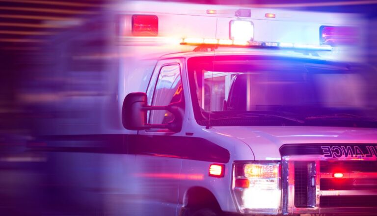 La Spezia, 18 ans poignardé à l'école : c'est grave