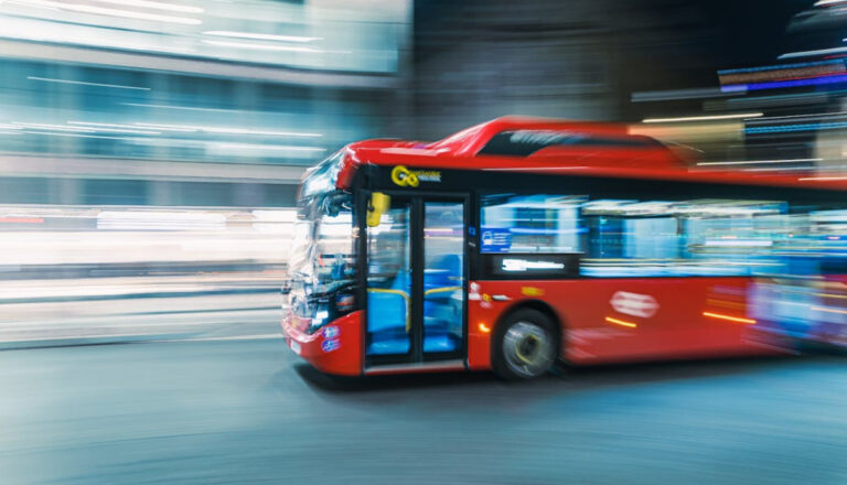 Grèves mars 2026 : Calendrier des transports et des écoles