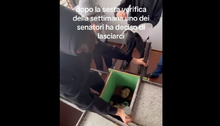 Vidéo TikTok de l'école : funérailles d'élèves 6 chèques