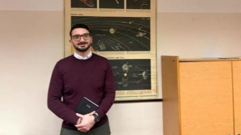 De concierge à professeur dans le même lycée, l'histoire de Francesco