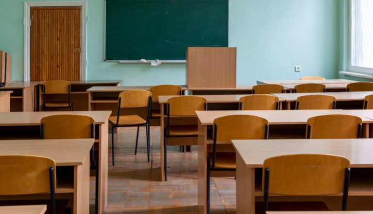 Quand retournerons-nous à l’école en septembre 2026 ? Les dates région par région