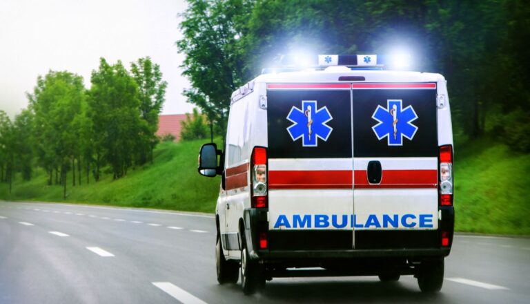 Un jeune de 13 ans tombe du balcon dans la région de Viterbe