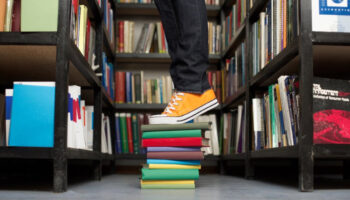 Livres scolaires 2026 : combien coûtent-ils en Italie et où ils sont gratuits en Europe