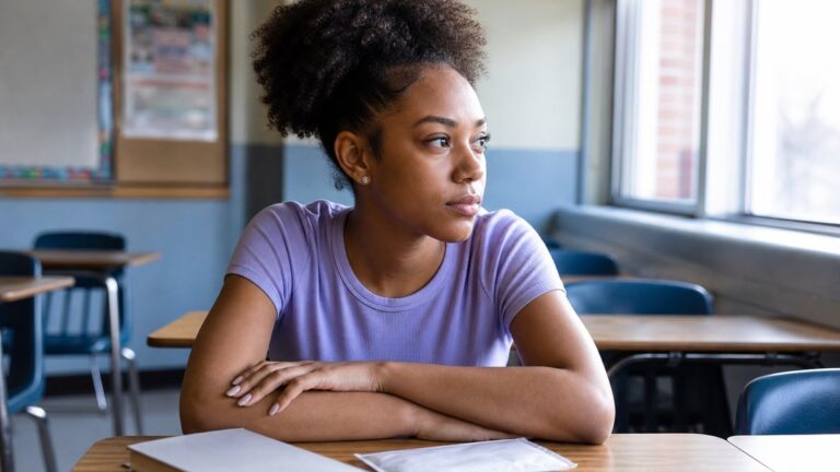 Éducation sexuelle, Valditara nie le retour en arrière : elle reste dans les programmes