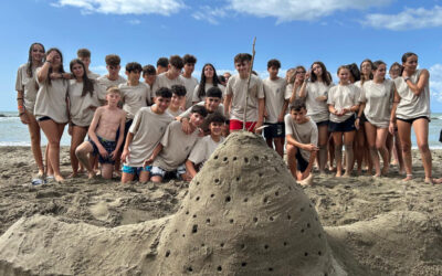 Tosi emmène 700 étudiants à la mer avec des jeux, du sport et sans smartphone