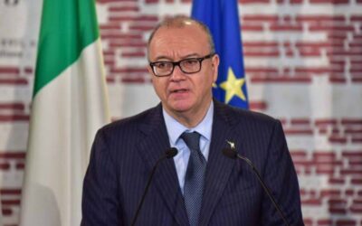 Enveloppe avec balle à Valditara : Meloni condamne l'intimidation